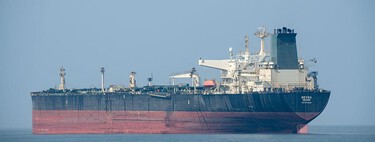 Por este estrecho pasa una quinta parte del petróleo mundial y ahora está al borde del cierre: el crudo se dispara y la gasolina puede pegar un subidón histórico