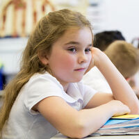 Más de 40 grados y los niños asados de calor en las aulas: los colegios deberían tener aire acondicionado 