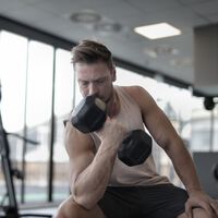 Ni solo cardio ni solo pesas: la ciencia explica por qué alternar fuerza y resistencia es la clave para perder peso 