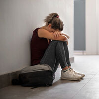 "Tú no me entiendes": cómo ayudar a los hijos adolescentes a ser menos dramas y relativizar lo que les sucede 