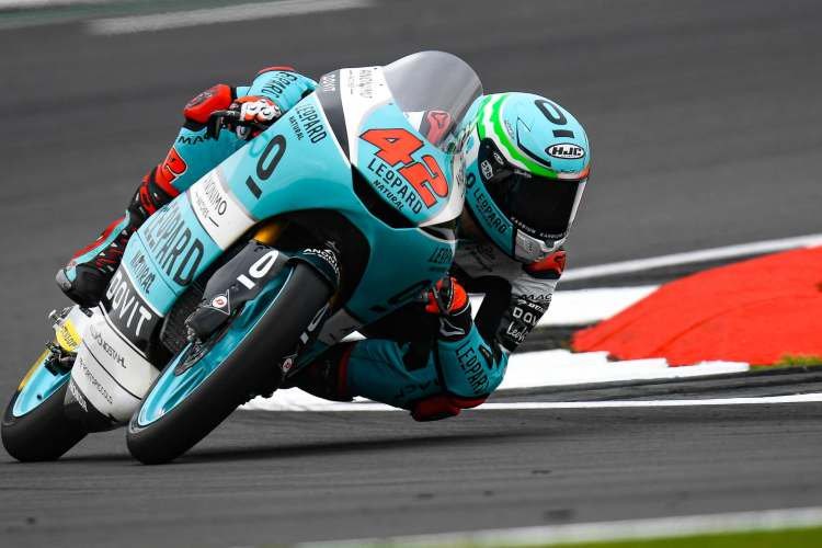 Marcos Ramírez consigue su segunda victoria de la temporada y Arón Canet se cae en Silverstone