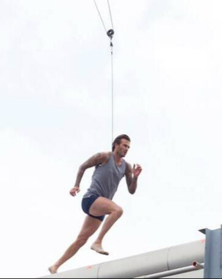Se avecina un nuevo David Beckham en calzoncillos... ¡y tan contentos!