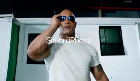 The Rock vuelve con tres nuevos anuncios para dominar el mundo con la ayuda de Siri