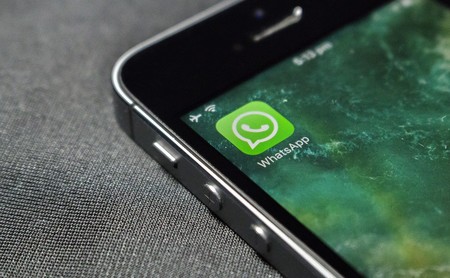La mensajería en WhatsApp y más apps de Facebook se ha disparado un 50% en países como España, y las videollamadas se han duplicado