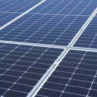 Canadá apresenta solução para fazer os painéis solares flutuantes funcionarem mesmo com neve 