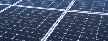Canadá apresenta solução para fazer os painéis solares flutuantes funcionarem mesmo com neve 