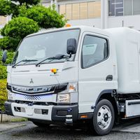 Este Fuso eCanter es un camión eléctrico con control remoto y capaz de seguir a las personas para agilizar la recogida de basuras