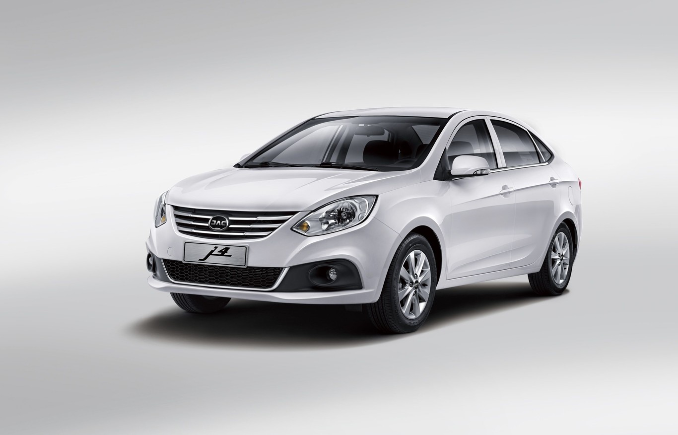 JAC J4, analizamos al chino que quiere triunfar en terreno de Versa, Aveo y Vento