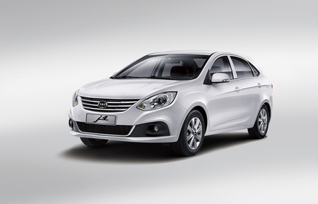 JAC J4, analizamos al chino que quiere triunfar en terreno de Versa, Aveo y Vento