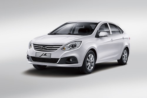 JAC J4, analizamos al chino que quiere triunfar en terreno de Versa, Aveo y Vento