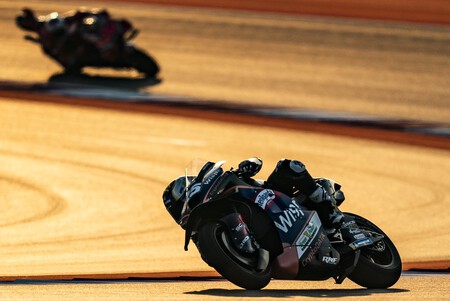 Raúl Fernández se estrena en MotoGP como invitado inesperado en la fiesta de Jorge Martín y Pecco Bagnaia