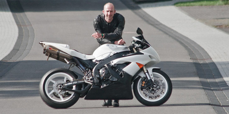 Nuevo récord en Nürburgring, 7 minutos y diez segundos con una moto de hace siete años