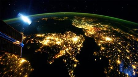 Este increíble timelapse nos enseña qué se siente al dar la vuelta a la Tierra «a lomos» de la Estación Espacial