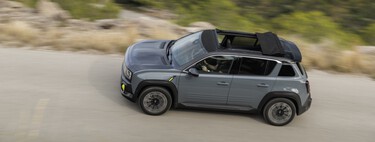 He probado el Renault 4 E-Tech Plein Sud: una versión casi descapotable con un enorme techo de lona que da un nuevo aire al R4
