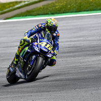 Valentino Rossi ya ha sido operado con éxito. Aún se desconocen los plazos de recuperación