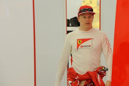 Kimi Räikkönen enfocado en su simulacro de carrera