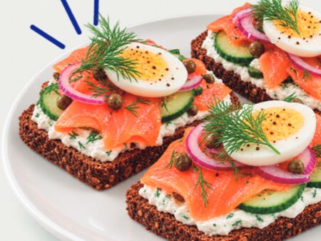 3 desayunos fáciles de hacer con pan de caja: desde molletes hasta un delicioso danés con salmón