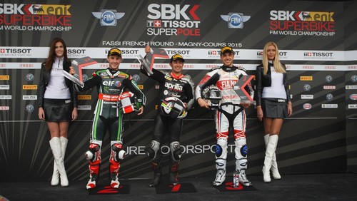 Leon Haslam y P. J. Jacobsen se llevan las poles en un mojado Magny-Cours