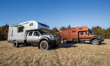 Uxv Max Globalxvehicles Ultimate Expedition Vehicles 8 Orig