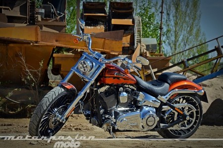 Harley-davidson-cvo-breakout-1000