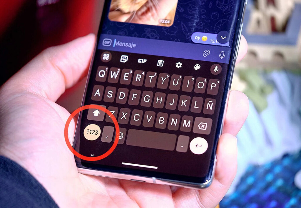 Mantener pulsado el botón ‘123’ es el mejor atajo de Android que no conocía y ahora no puedo dejar de usar 