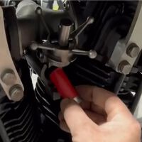 El truco que utilizaban los abuelos para arrancar la moto que todavía sigue funcionando: un cartucho de escopeta 