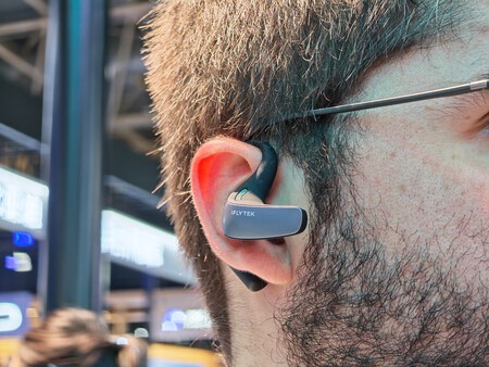 iFlyTek AI Translation AirBuds | Imagen: Xataka