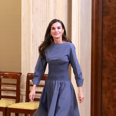 La chaqueta de Mango que la Reina Letizia ha llevado en Salamanca está agotada, pero esta de Parfois tiene las mismas vibes 