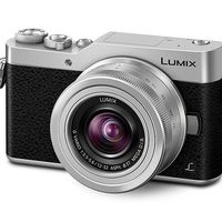 Con dos objetivos, la Panasonic Lumix DC-GX800 nos sale hoy en la Red Night de MediaMarkt por sólo 469 euros