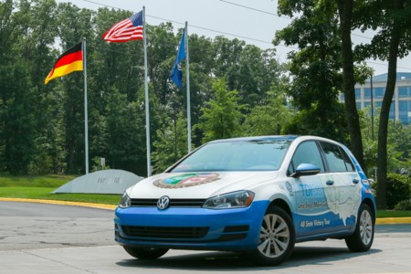 Al grito de ¡Hecho en México! El Golf TDI impone un récord Guinness de consumo de combustible