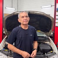 Luis Miguel García, mecánico automotriz: “Un auto puede funcionar perfectamente y no estar preparado para un viaje de cientos de kilómetros” 