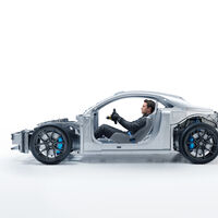 Alpine nos quiere convencer de que los deportivos eléctricos pueden ser incluso mejores que los de combustión. Pero por si acaso tiene un plan B para el A110