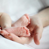 Detectan en el Hospital La Paz de Madrid un posible caso de transmisión vertical de Covid de una madre a su bebé