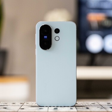 Vivo X200 FE
