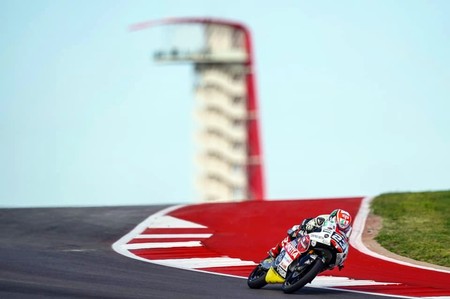 Niccolò Antonelli vence al diluvio de Austin y consigue la pole de Moto3 ante un crecido Raúl Fernández