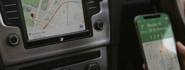 Así es como puedes disfrutar de CarPlay sin líos de cable en
el coche: el adaptador que está arrasando este Prime Day 