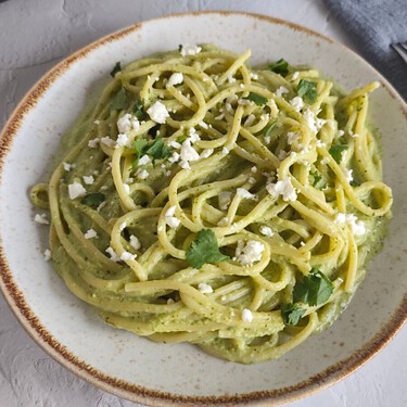 Cómo hacer espaguetis verdes con chile poblano, la pasta navideña típica de México