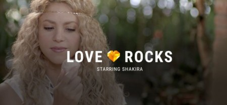 Shakira revoluciona el estudio de Angry Birds: ¡menos pájaros y más rocas!