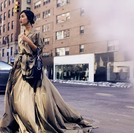 El vestido estrella de Ralph Lauren Collection sale a las calles de Nueva York de la mano de Gary Pepper. ¡Bravo!