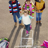 Llega el buen tiempo: hora de jugar en la calle