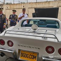 En Filipinas tienen un problema con el contrabando de coches y lo solucionan a golpe de bulldozer