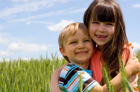 Frases que no hay que decir. "Aprende de tu hermano"