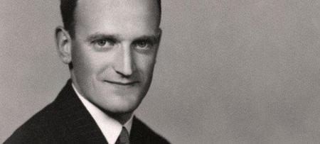 Economistas Notables: Alban William Phillips