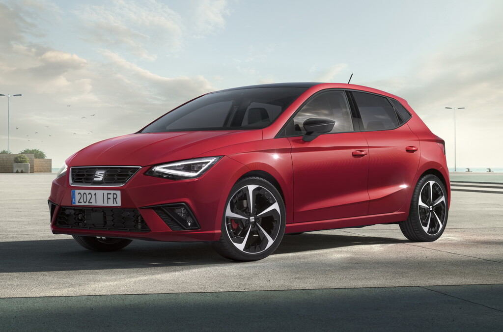 El SEAT Ibiza 2022 se actualiza con pocos cambios de diseño y una transformación total al interior