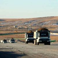 China ya no necesita conductores en la mina: acaba de estrenar la primera flota de camiones autónomos mineros del mundo