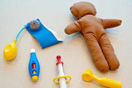 Defendiendo los derechos de los niños en un centro sanitario