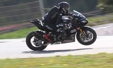 Aprilia vuelve al mundial de Superbikes dos años después de la mano del equipo Nuova M2 Racing y como 'wildcard'