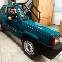 Un italiano entró libro de Récord Guinness al convertir un Fiat Panda en el carro más estrecho del mundo 