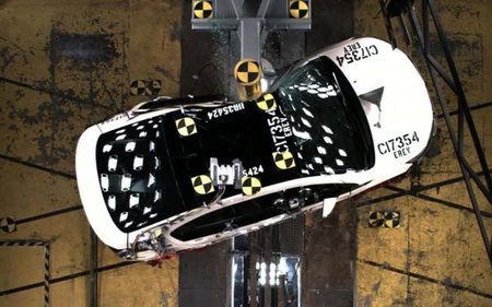 02-chevrolet-volt-crash-test.jpg
