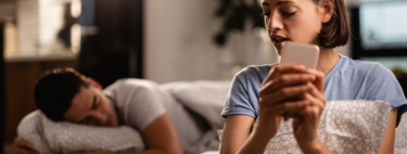 The app that tracks faces on Tinder to discover unfaithful people. And it costs less than a bouquet of flowers